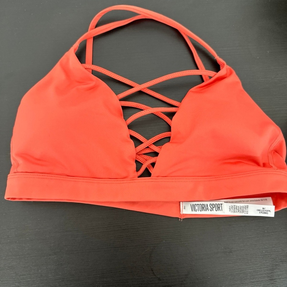 Athletic sports bra for work out